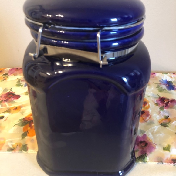 Unique Porcelain Storage Container - Picture 7 of 12